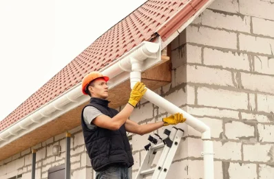 Pose et remplacement de gouttières à Cromac